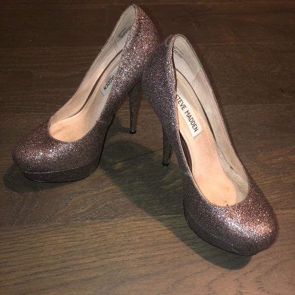Steve Madden “Caryssag” Heel Size 6 - Picture 1 of 6